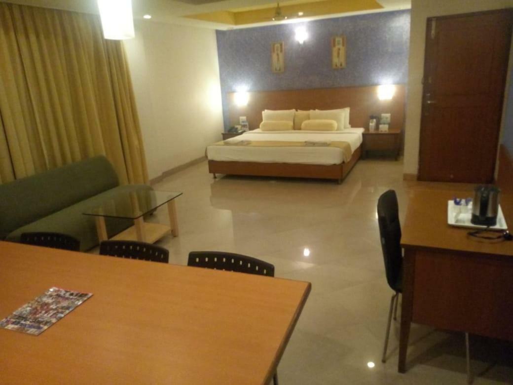 होटल Goa Woodlands 3*